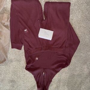 ALO Yoga Burgundy Sweatshirt